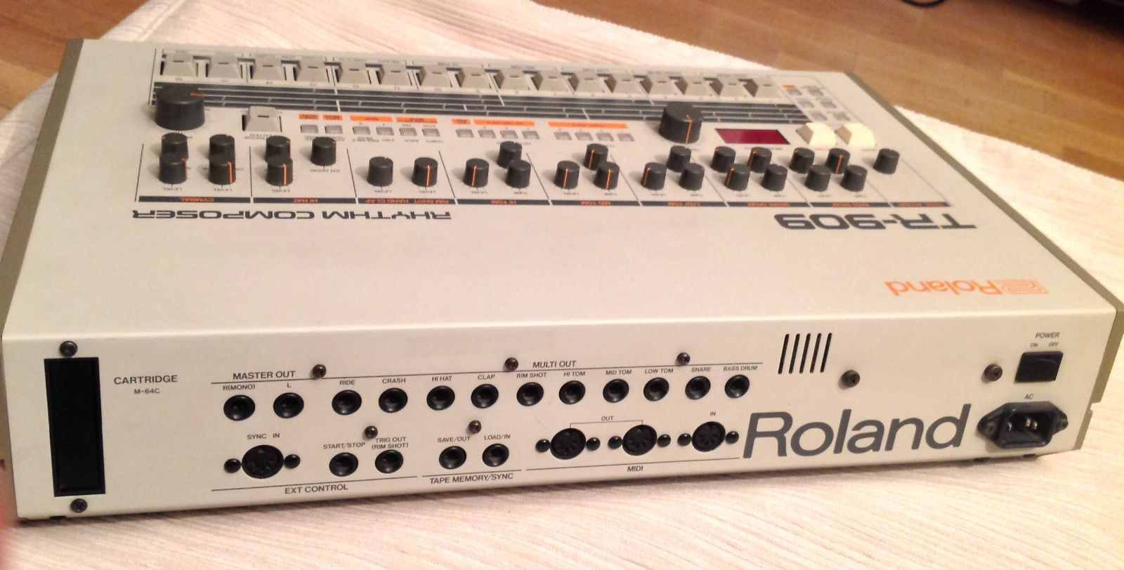 Roland TR-909 Drum Machine - Image 3